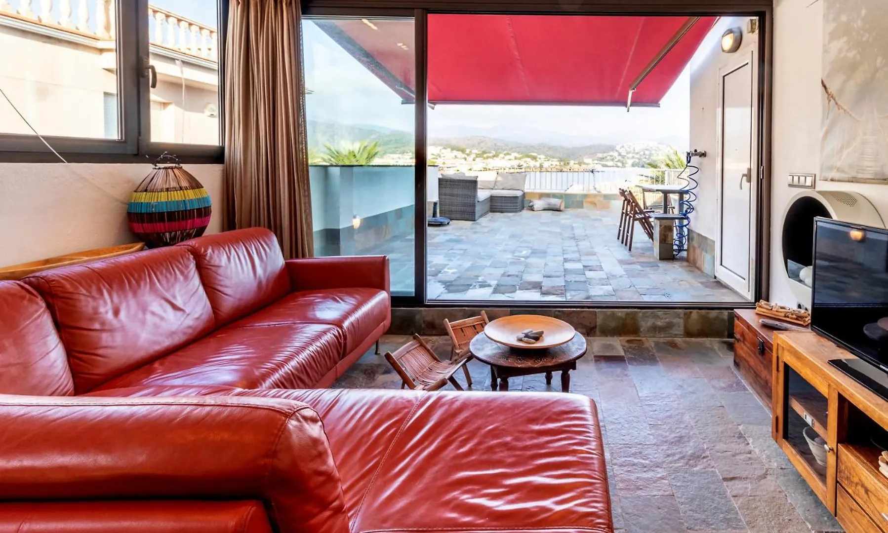 Контакты Port De Llanca 32 Duplex En 1ª Linea De Play